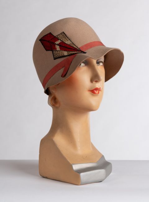 01 LydiaTopfhut 1930